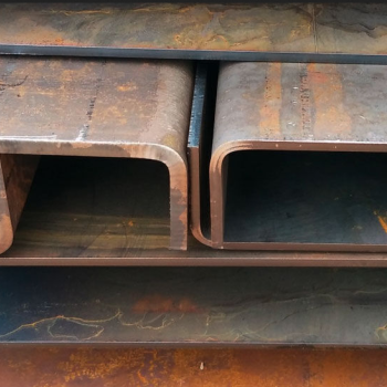 Швеллер стальной гнутый неравнополочный 65х65х4 мм Ст3сп ГОСТ 8281-80 в наличии в Ярославле